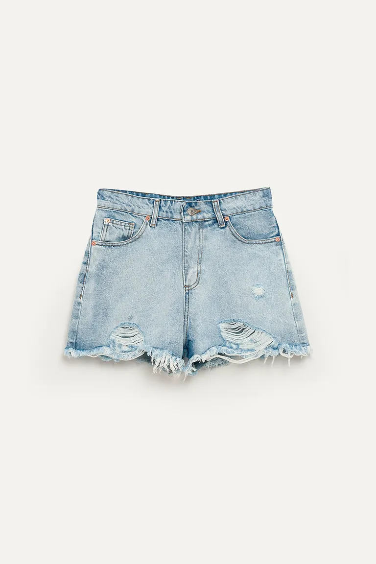 Shorts de mezclilla azul claro con diseño relajado y detalles rotos de 47 Street en Shorts para argentina