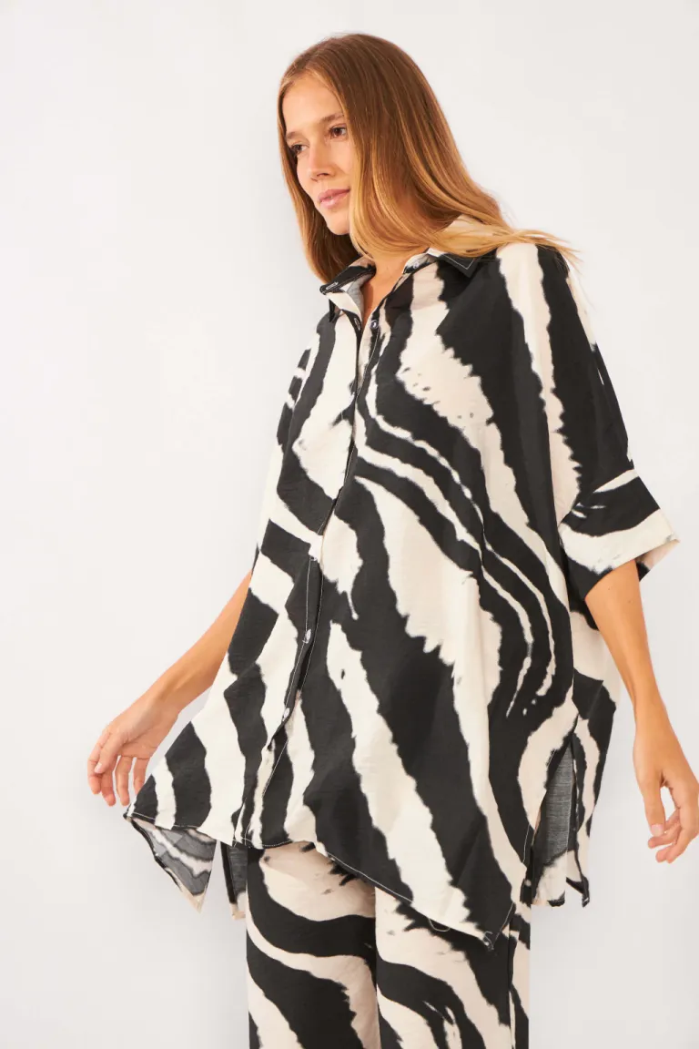 Camisa de seda estampada con espalda canesu y tajos laterales de Belle en Camisas para argentina