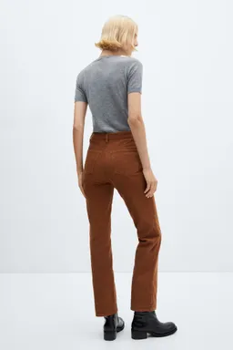 Pantalón recto tiro medio pana de Mango en Pantalones para argentina
