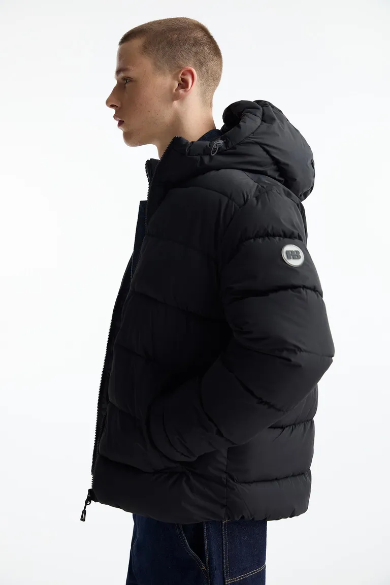 Campera acolchada ligera capucha de Pull&Bear en Abrigos y Camperas para argentina