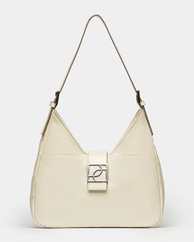 Bolso Signature en cuero charol blanco con herraje metálico en la solapa de Prüne en Bolsos y Carteras para argentina