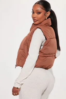 Chaleco acolchado vive más de Fashion Nova en Chalecos para argentina
