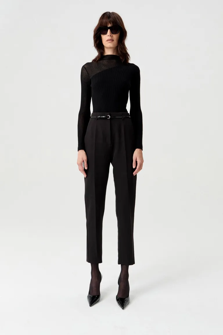 Pantalón de Sastre Negro de Tiro Alto y Pierna Slim - Diseño Elegante y Moderno de Markova en Pantalones para argentina