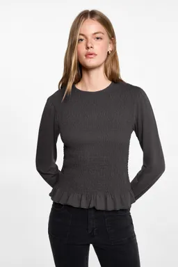Blusa detalle fruncido de Mango Teen en Blusas para argentina