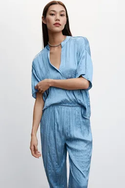 Pantalón plisado satinado de Mango en Pantalones para argentina
