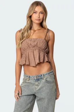 Top rylie chiffon texturizado acampanado de Edikted en Tops para argentina