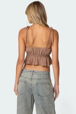 Top rylie chiffon texturizado acampanado de Edikted en Tops para argentina