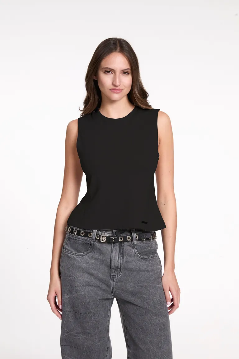 Remera sin mangas de corte entallado con detalles de recortes en negro de Justaosadia en Remeras para argentina