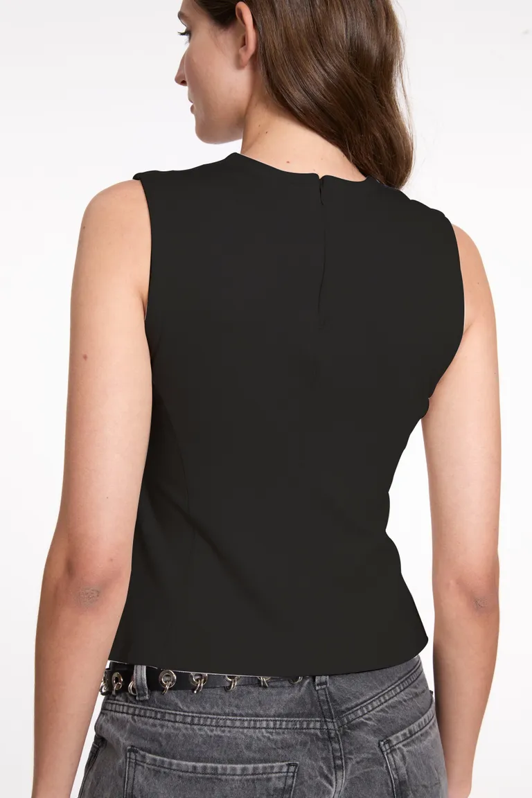 Remera sin mangas de corte entallado con detalles de recortes en negro de Justaosadia en Remeras para argentina