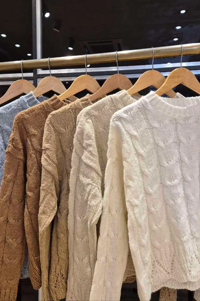 Suéter de Trenzas y Puntillas de Hesed en Buzos y Sweaters para argentina