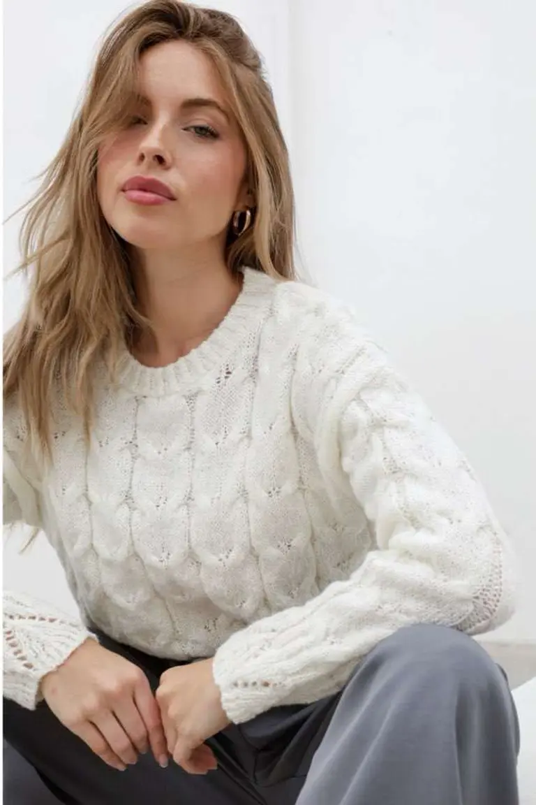 Suéter de Trenzas y Puntillas de Hesed en Buzos y Sweaters para argentina