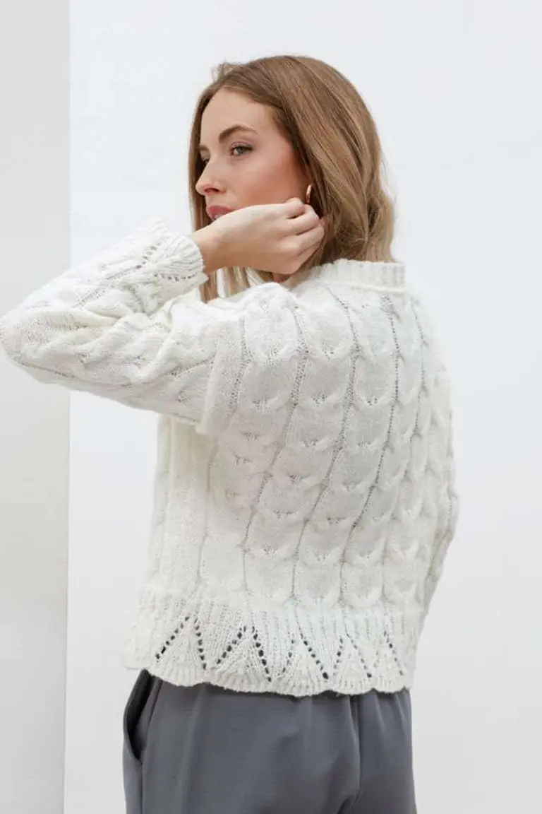 Suéter de Trenzas y Puntillas de Hesed en Buzos y Sweaters para argentina