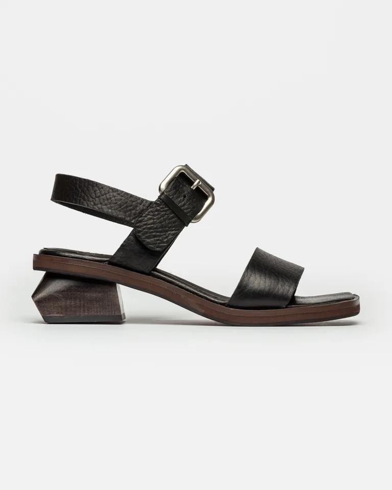 Sandalias de cuero con diseño geométrico y correa ajustable al tobillo de Prüne en Sandalias para argentina