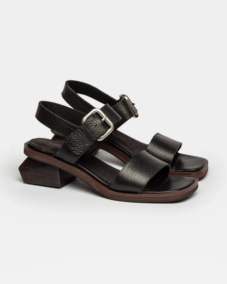 Sandalias de cuero con diseño geométrico y correa ajustable al tobillo de Prüne en Sandalias para argentina