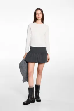 Remera detalles fruncidos de Mango Teen en Buzos y Sweaters para argentina