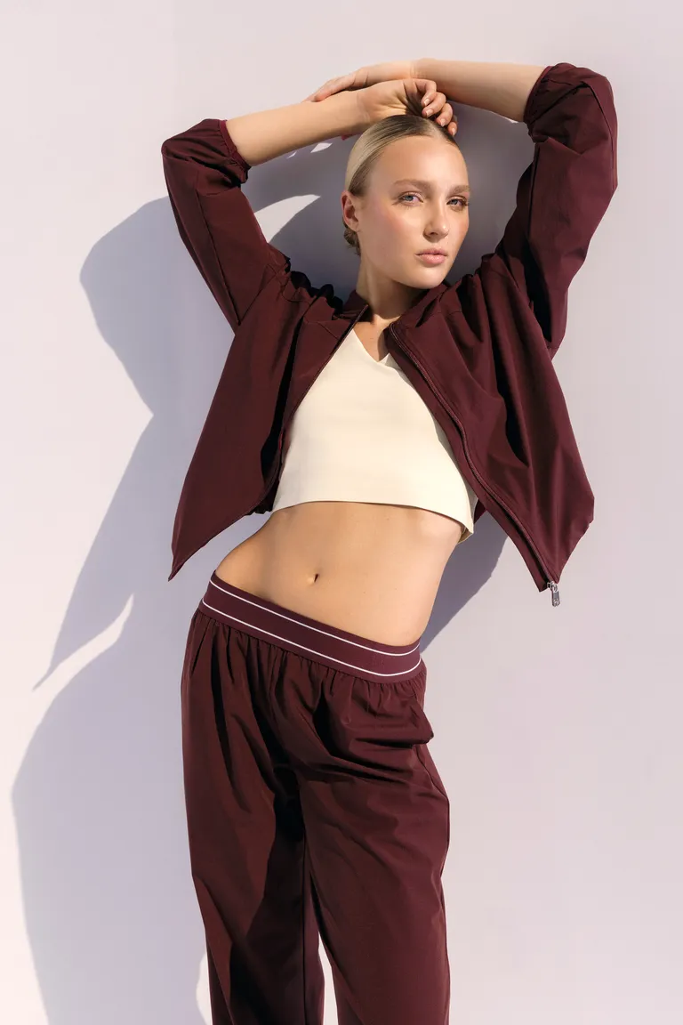 Chaqueta de diseño clásico con cierre y bolsillos laterales, perfecta para múltiples ocasiones de Portsaid en Chaquetas para argentina