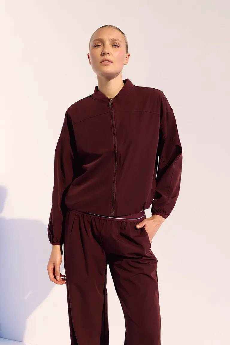 Chaqueta de diseño clásico con cierre y bolsillos laterales, perfecta para múltiples ocasiones de Portsaid en Chaquetas para argentina