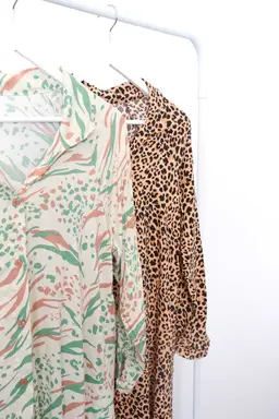 Vestido camisero fibrana animal print de Klipso en Vestidos para argentina