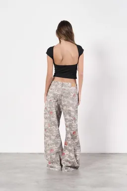 Jean denim baggy camuflado de Magda en Pantalones para argentina