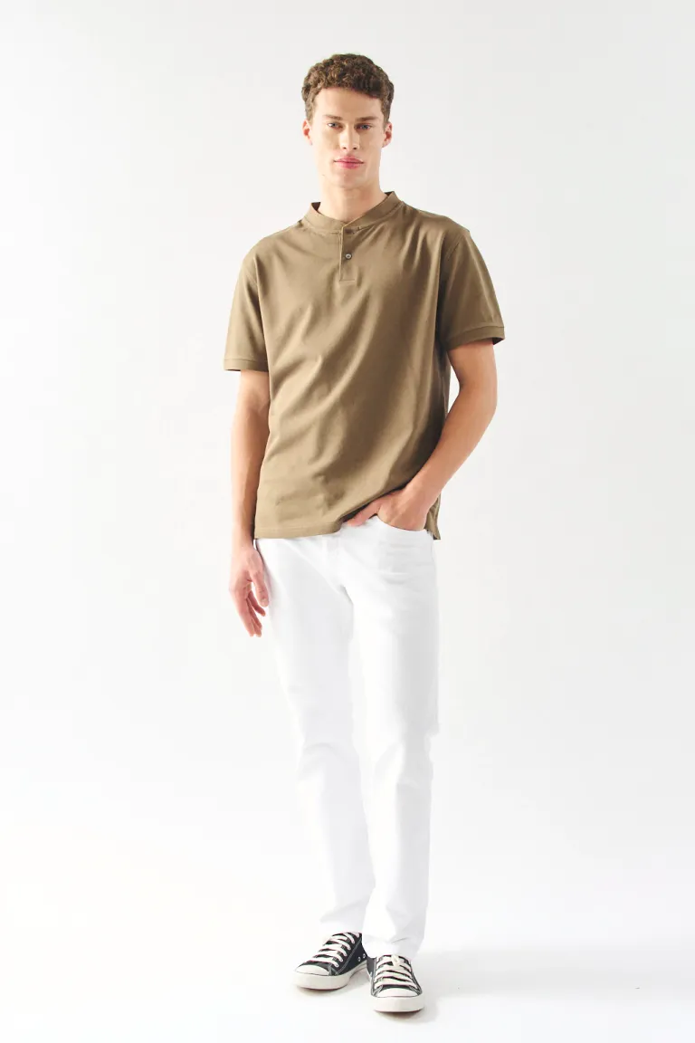 Remera henley de manga corta en tonos beige para hombres de Bensimon en Remeras y Polos para argentina