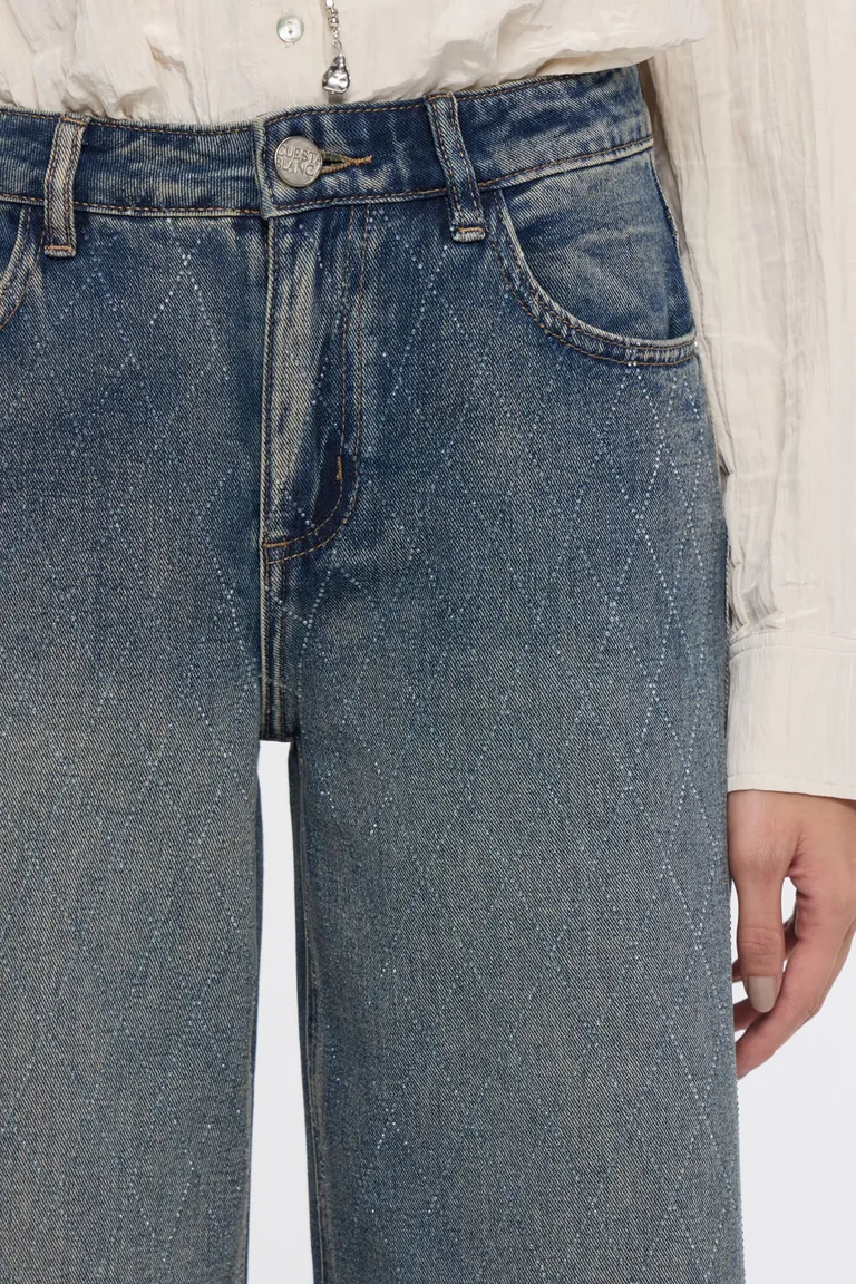 Jean wide leg de tiro medio con apliques de rombos brillantes y lavado clásico de Cuesta Blanca en Pantalones para argentina