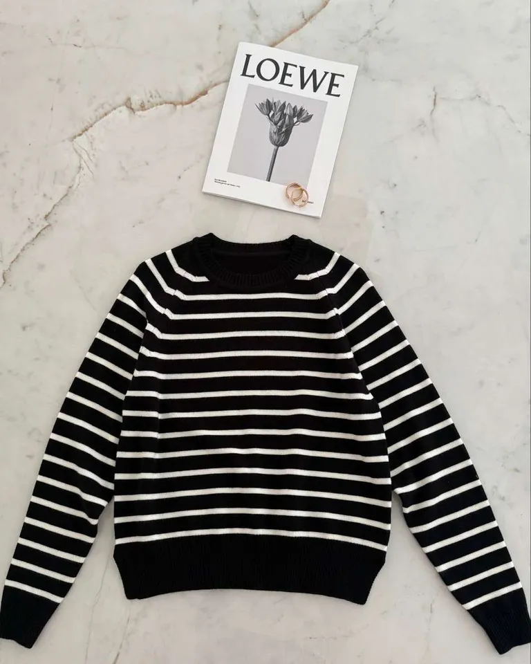 Sweater de estilo marinero con rayas en tonos marrones y crema de Hesed en Buzos y Sweaters para argentina