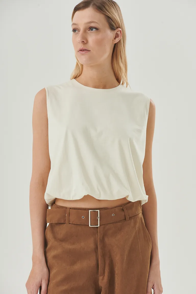 Remera sin mangas con efecto globo: una propuesta elegante y actual para el vestuario femenino de Sweet en Remeras para argentina