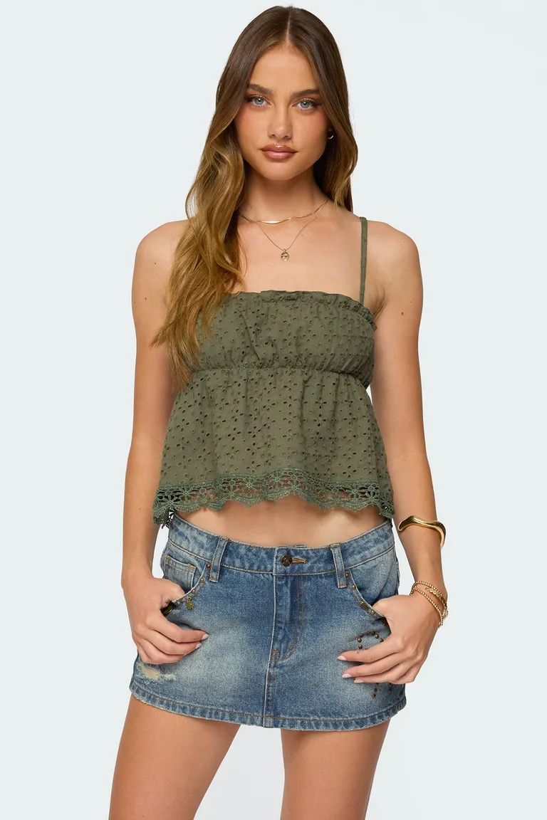 Musculosa babydoll con ojalillos orian de Edikted en Tops para argentina