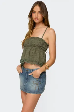 Musculosa babydoll con ojalillos orian de Edikted en Tops para argentina