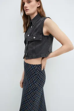 Chaleco denim corto de Mango en Chalecos para argentina