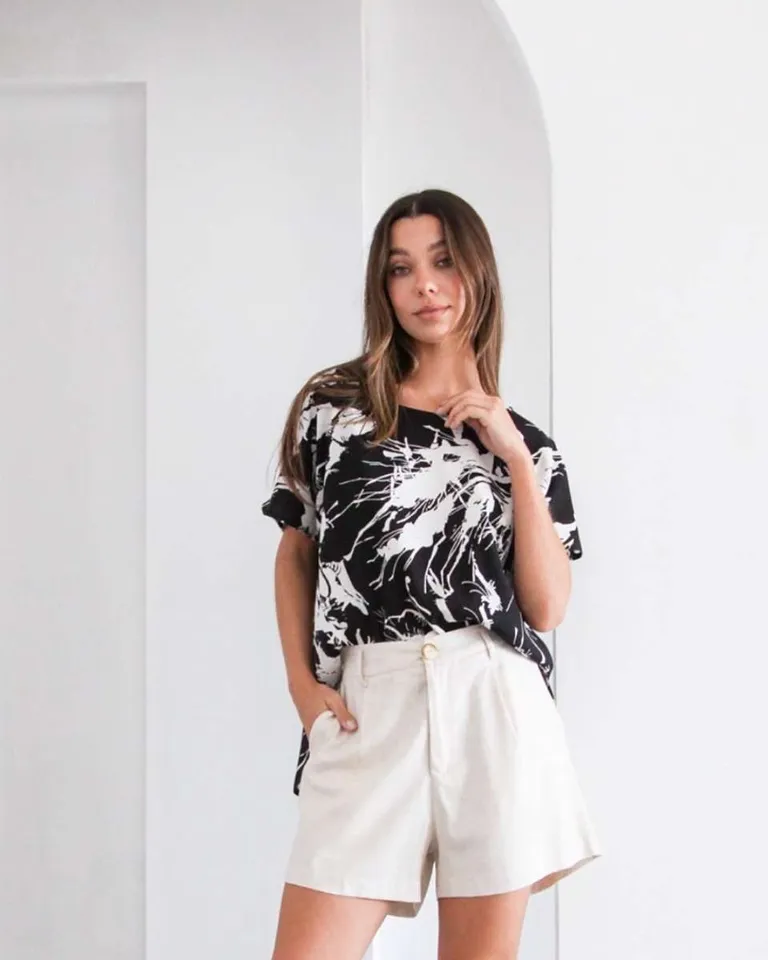 Blusa de lino elástica con estampado llamativo y sofisticado de Hesed en Blusas para argentina