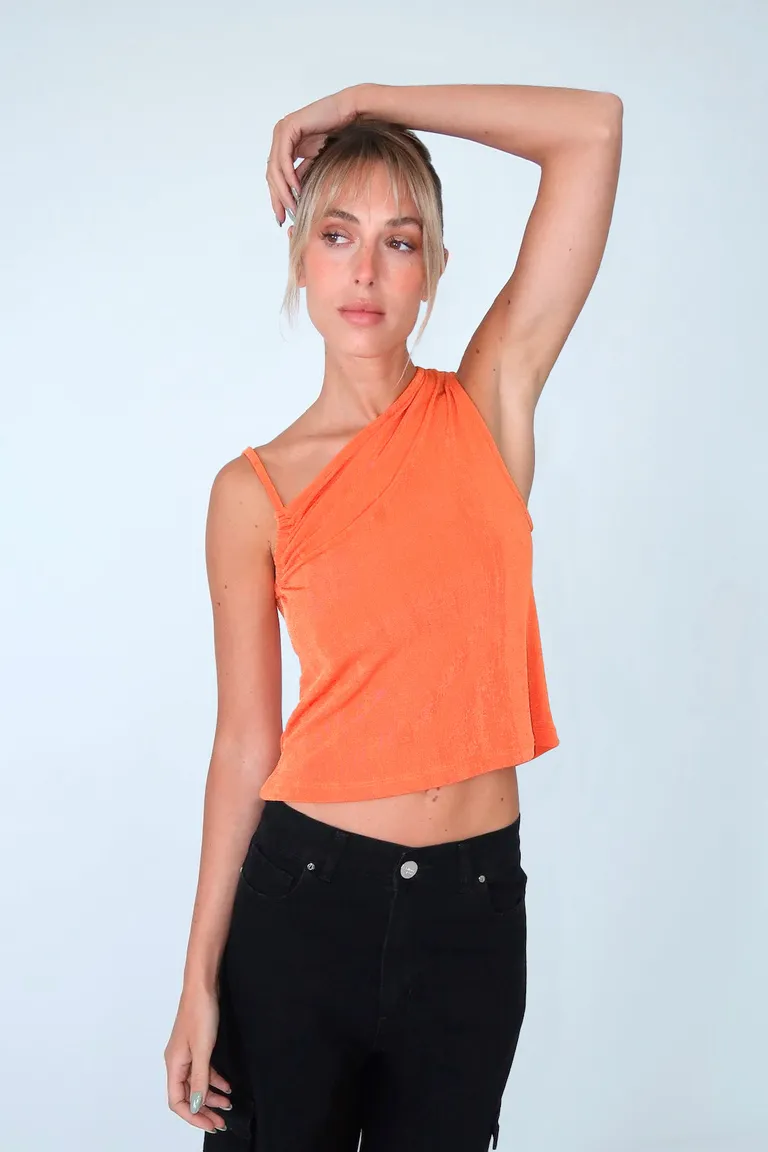 Top asimétrico naranja de corte modular y ajuste ceñido al cuerpo de Naíma en Tops para argentina