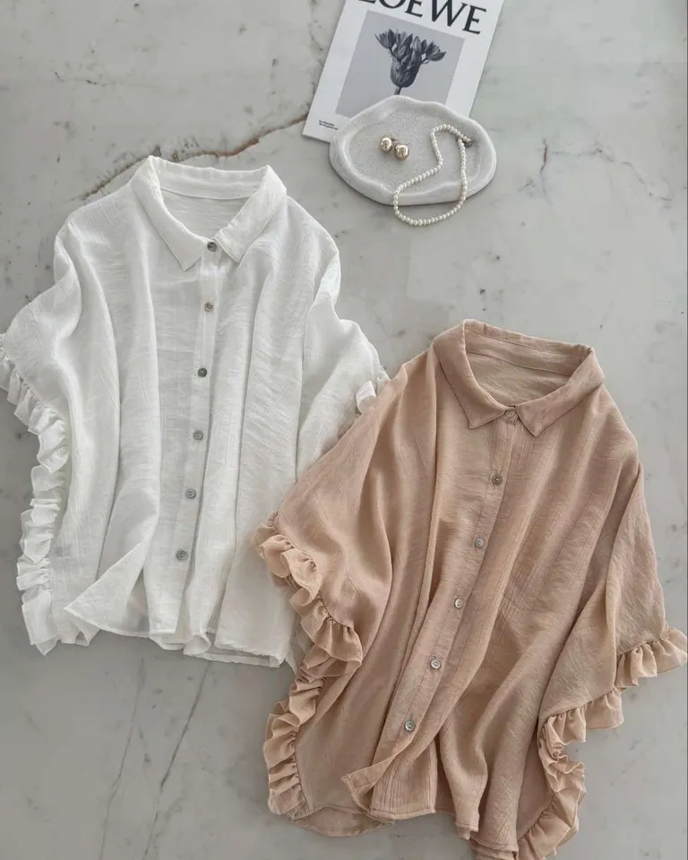 Poncho de seda bambula con volados, una prenda versátil y elegante para la mujer moderna de Hesed en Capas y Ponchos para argentina