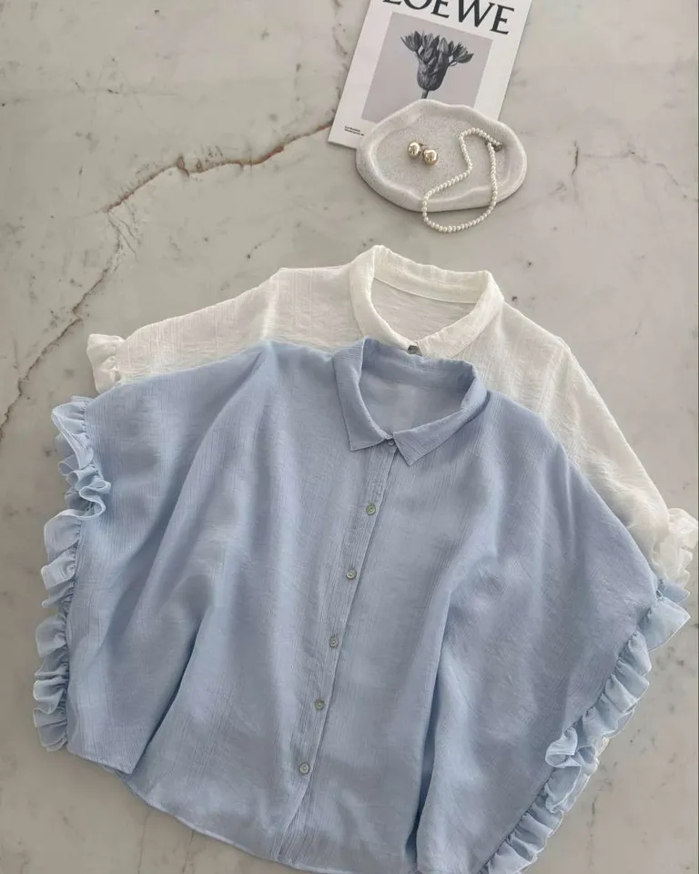 Poncho de seda bambula con volados, una prenda versátil y elegante para la mujer moderna de Hesed en Capas y Ponchos para argentina