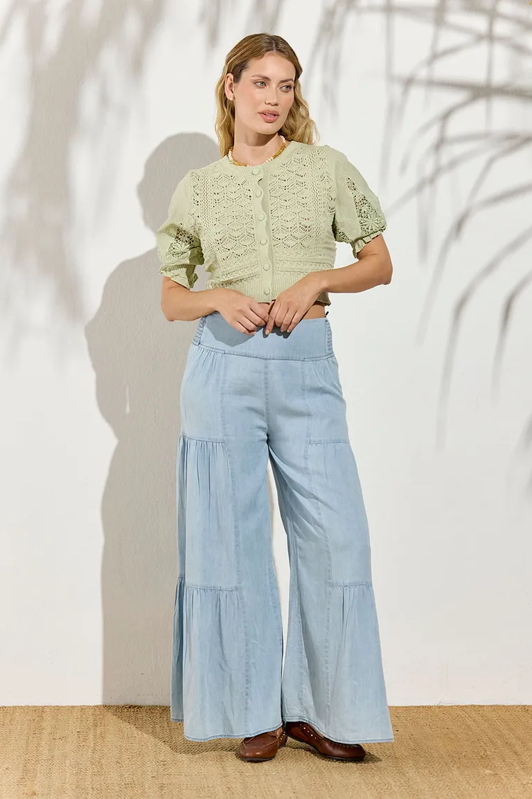 Saco de tejido suave con bordados en las mangas para un estilo elegante y femenino de Indiastyle en Chaquetas para argentina