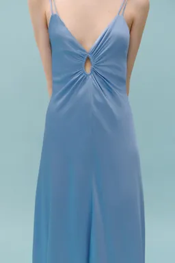 Vestido asimétrico satinado fruncido de Mango en Vestidos para argentina
