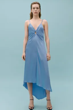 Vestido asimétrico satinado fruncido de Mango en Vestidos para argentina