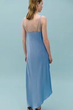 Vestido asimétrico satinado fruncido de Mango en Vestidos para argentina
