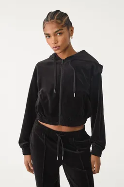 Buzo capucha terciopelo de Stradivarius en Buzos y Sweaters para argentina