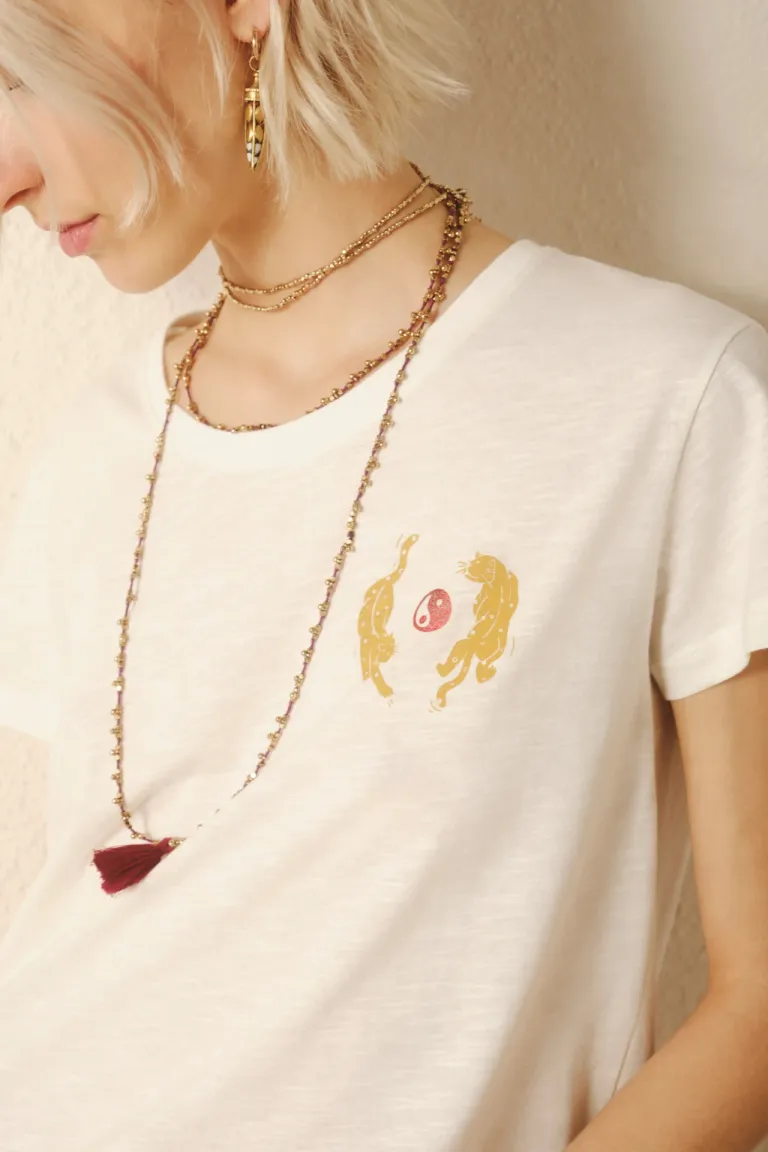 Remera oversize de algodón con estampa brillante y diseño único de Rapsodia en Remeras para argentina