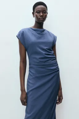Vestido recto drapeado de Mango en Vestidos para argentina