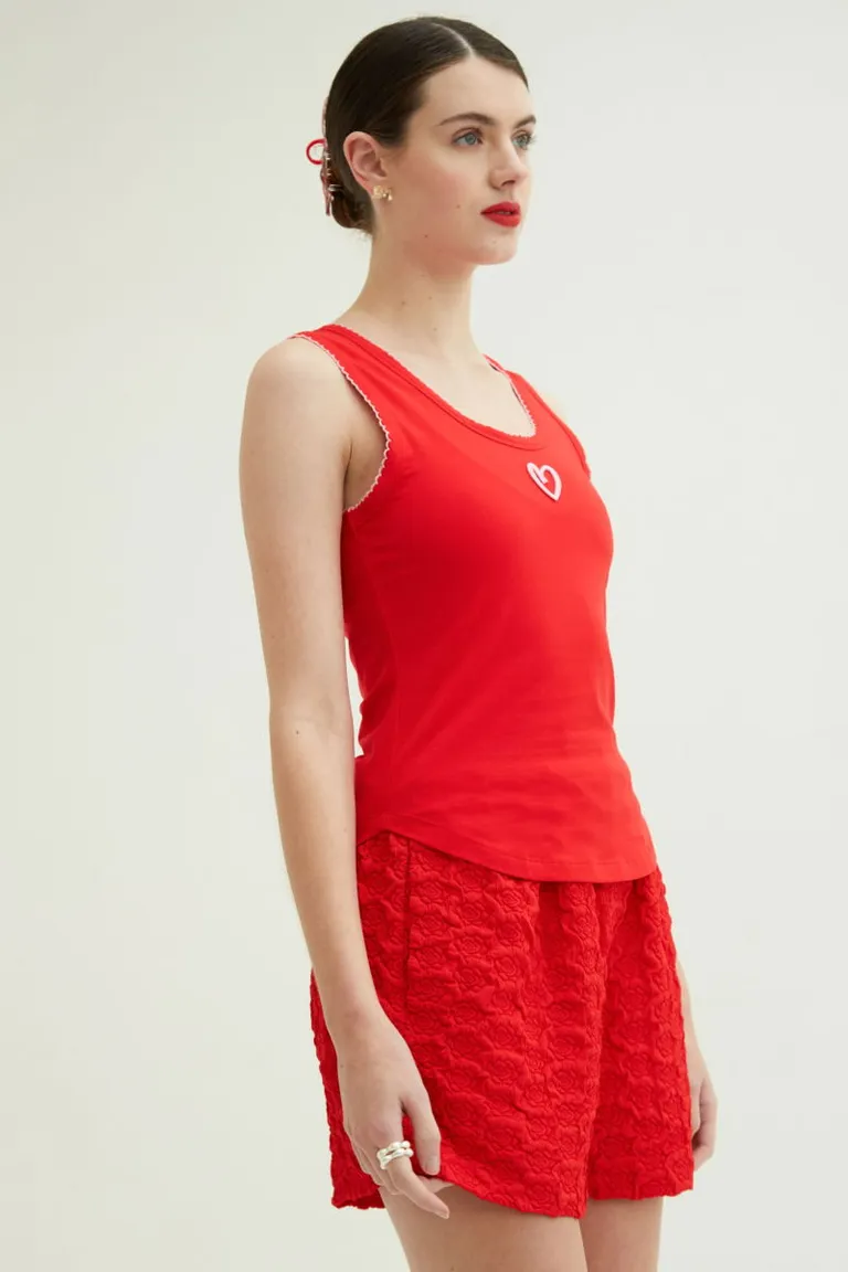 Musculosa de algodón rojo con bordados y detalles ondulados en cuello y sisas de Las Pepas en Remeras para argentina