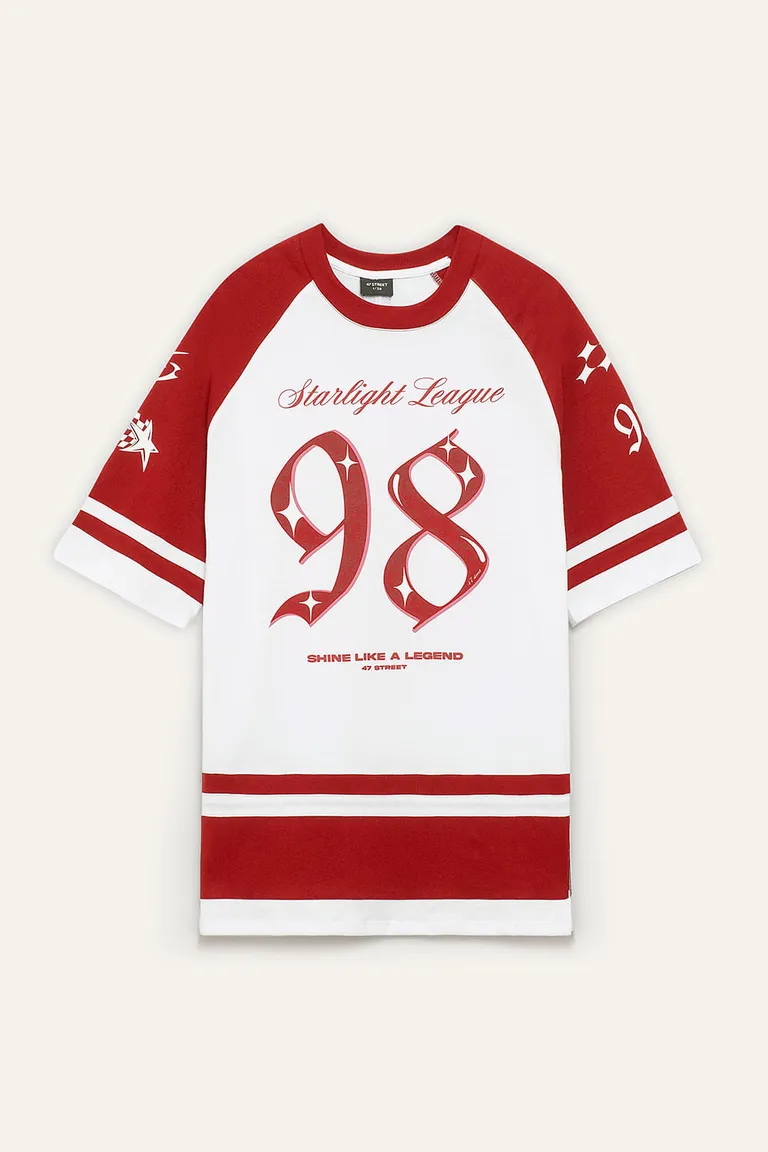 Remera oversize de algodón con recortes en contraste y estampado gráfico de 47 Street en Buzos y Sweaters para argentina