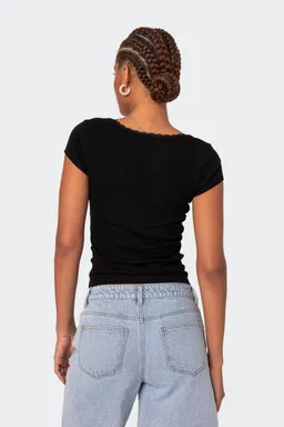 Remera priscilla con encaje de Edikted en Remeras para argentina
