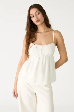 Top fluido con lino de Stradivarius en Tops para argentina