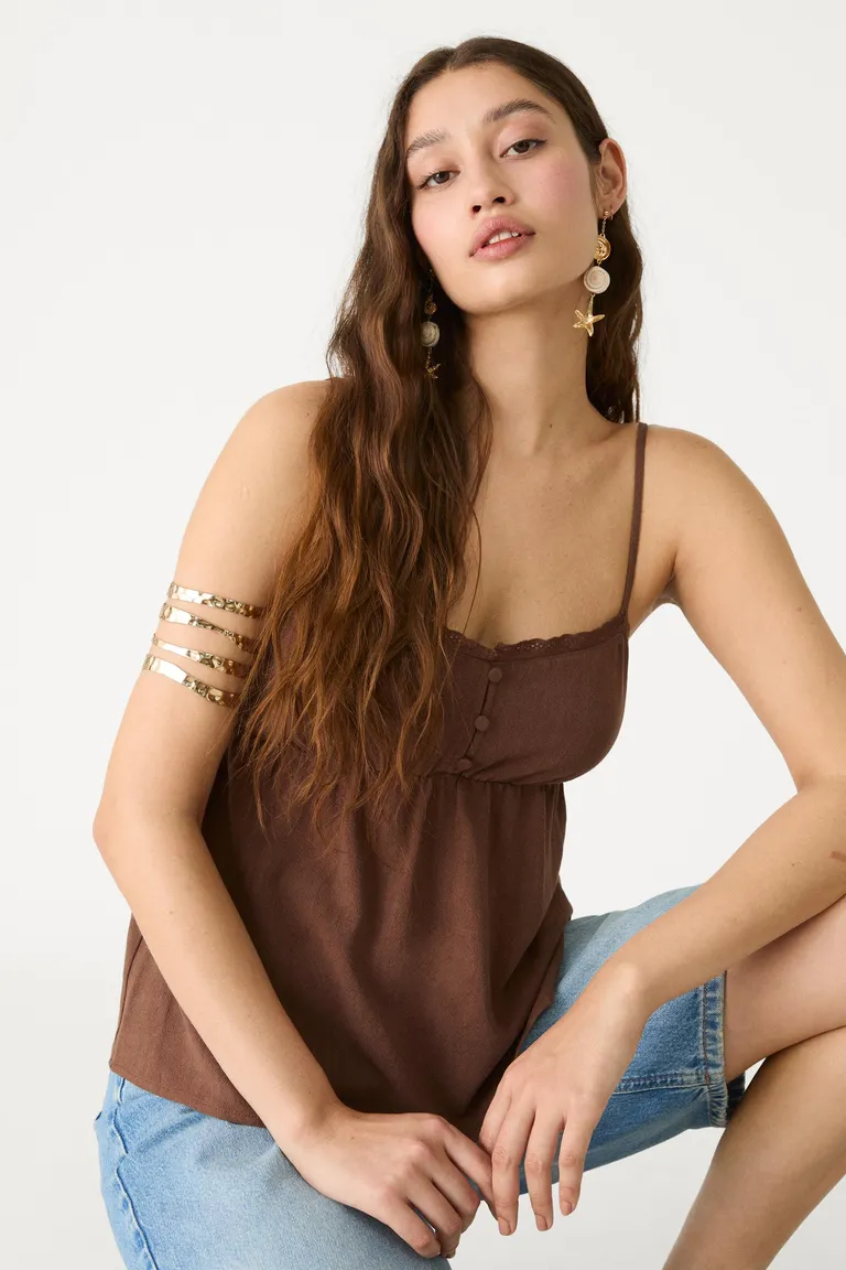 Top fluido con lino de Stradivarius en Tops para argentina
