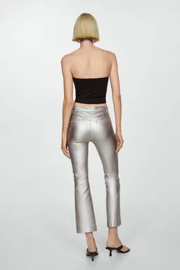 Pantalón flare metalizado de Mango en Pantalones para argentina