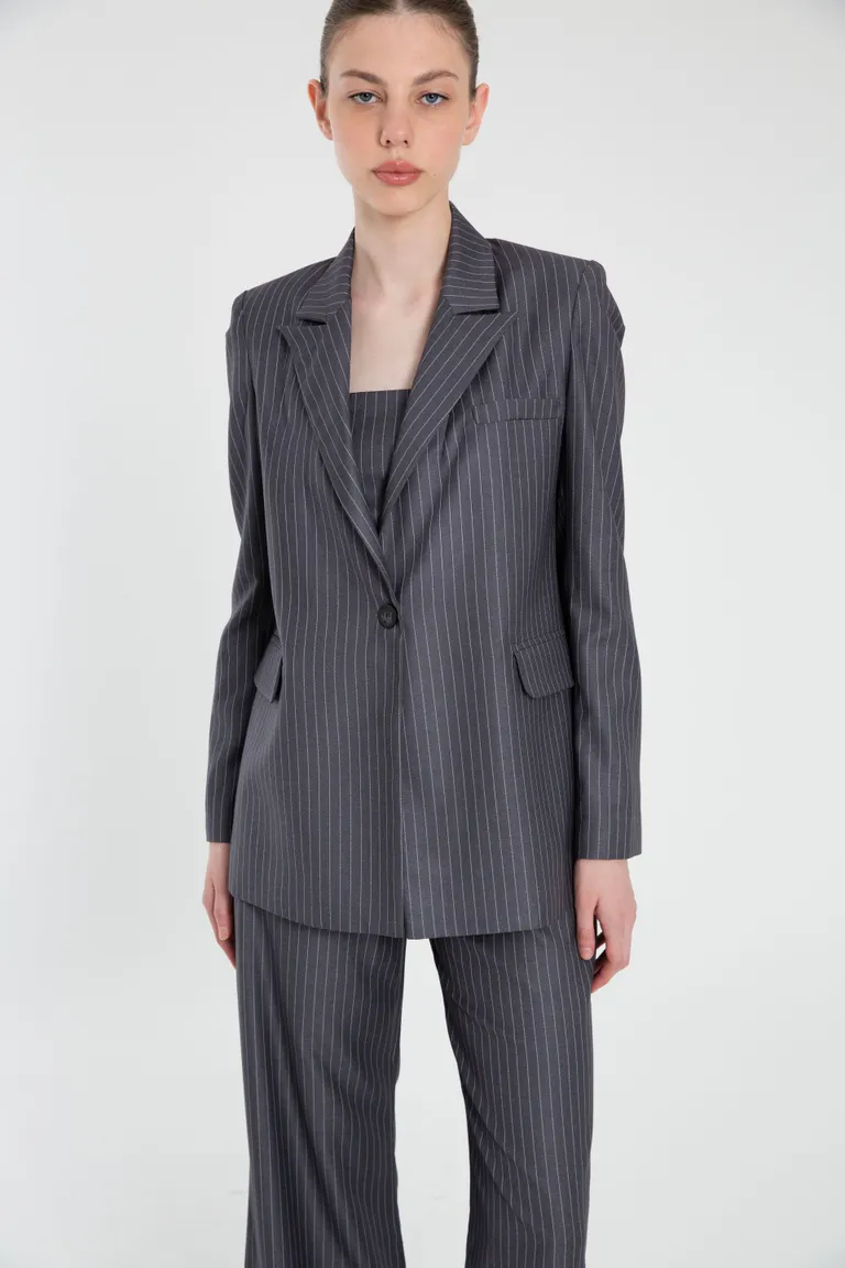 Blazer de diseño elegante y versátil para mujer de Naíma en Blazers para argentina