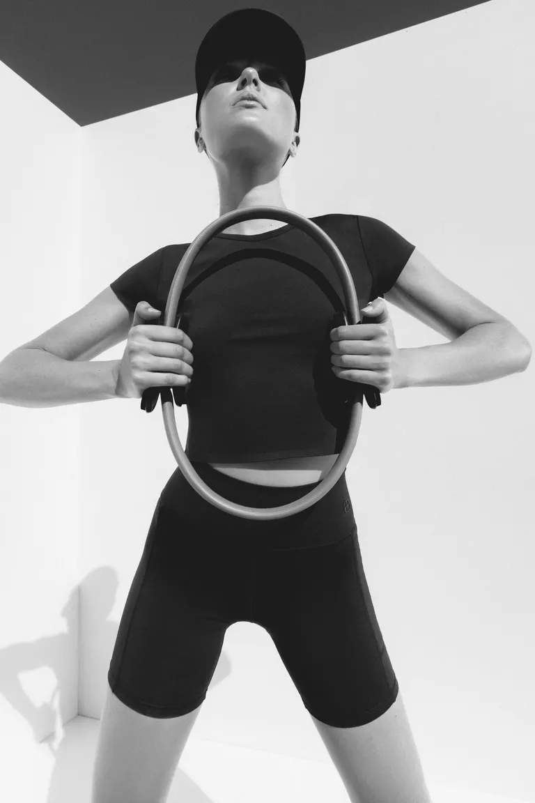 Remera de manga corta y escote redondo, confeccionada en material suave y confortable de Portsaid en Remeras para argentina