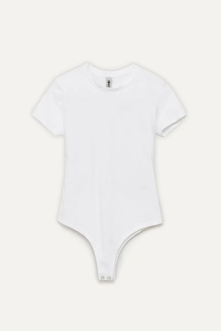 Body de microfibra con escote cerrado y ajuste perfecto para completar tus atuendos de 47 Street en Bodies para argentina